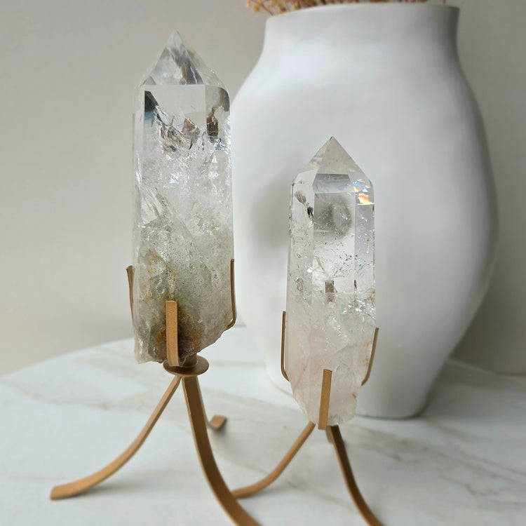 Clear Quartz Crystal Natural Rough Point High Quality in Stand Brazil