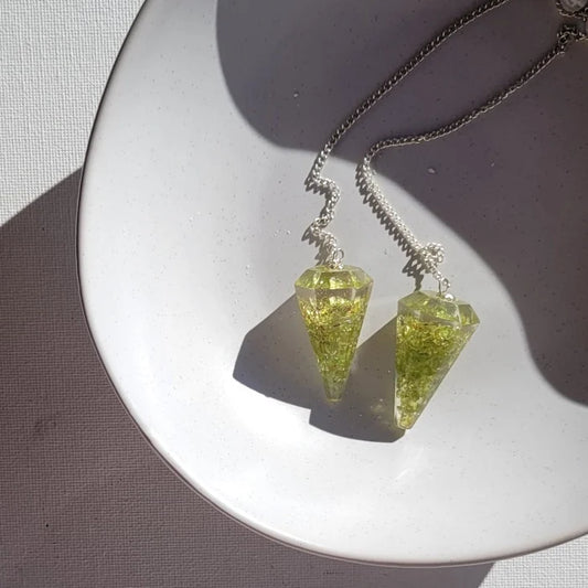 Peridot Orgone Pendulum - Crystalsandme